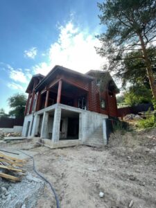 Дом комбинированный: монолит + бревно оцилиндрованное 280 мм